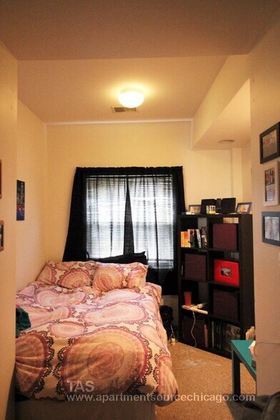 Building Photo - 1446 N Leavitt St