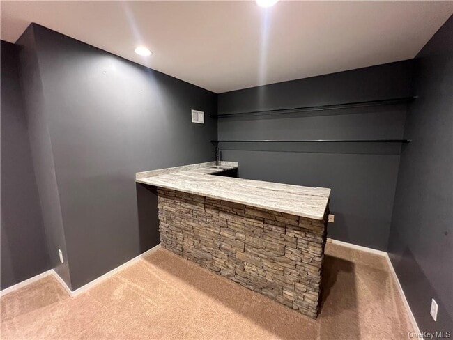 Building Photo - 475 Country Club Ln