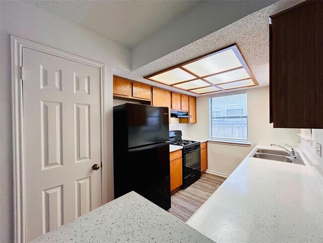 Building Photo - 9315 Kempler Dr