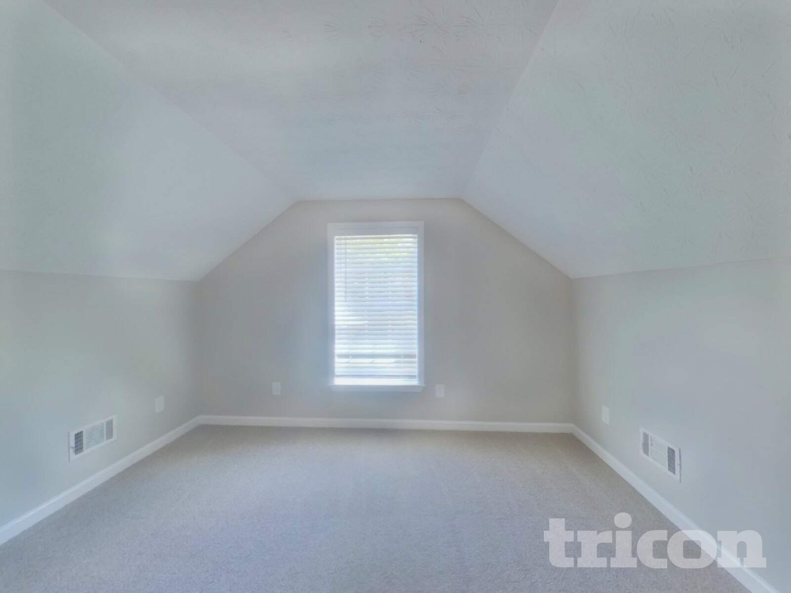 Building Photo - 170 Oak Hill Dr