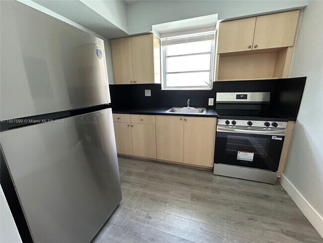 Building Photo - 1334 Alton Rd