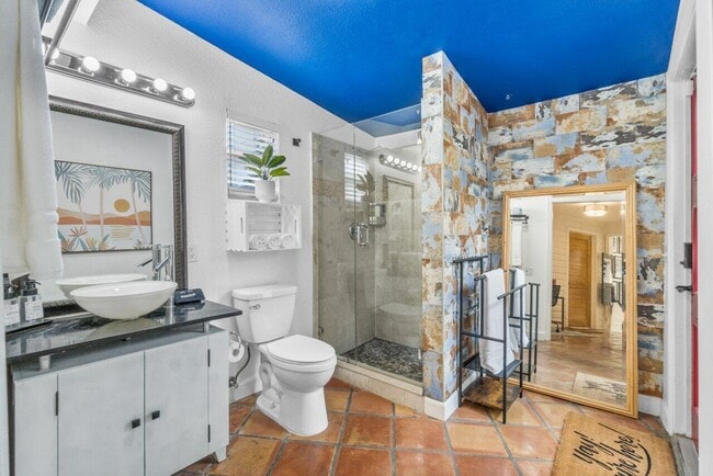 Building Photo - 1911 Parker Ave