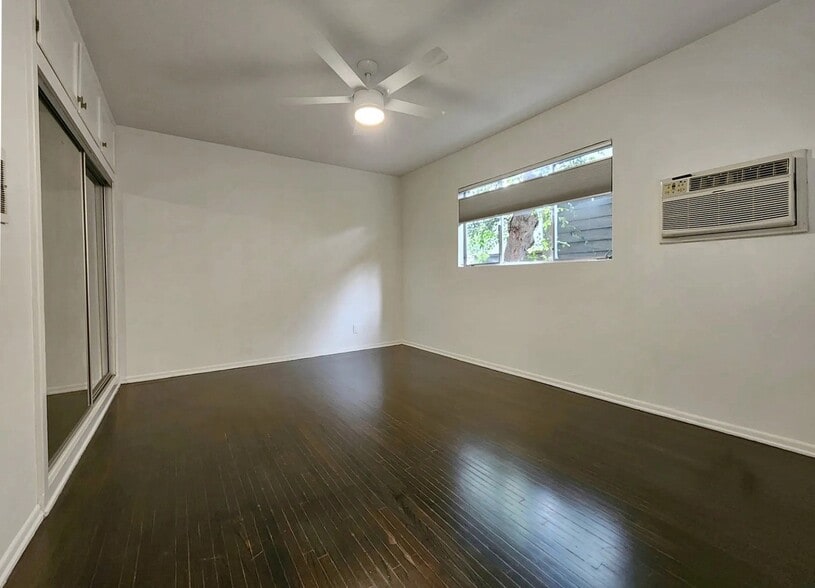 Building Photo - 1940 S Beverly Glen Blvd