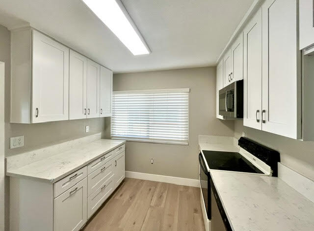 Building Photo - 6824 Hyde Park Dr