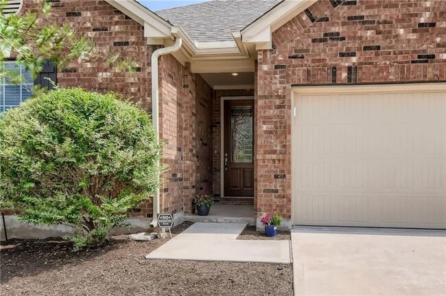 Building Photo - 303 White River Dr