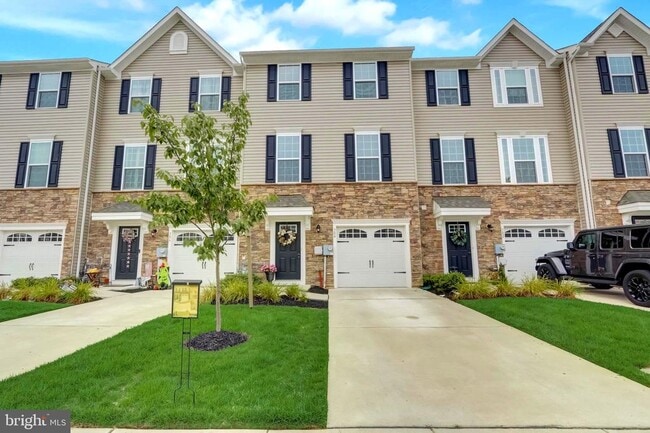 Building Photo - 304 Pinnacle Pl