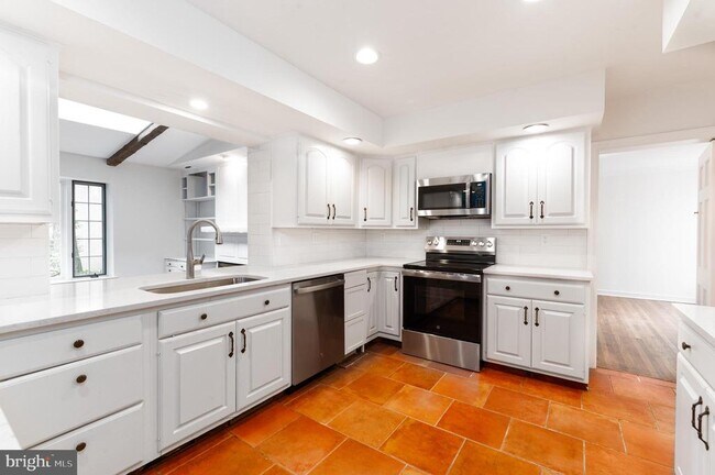 Building Photo - 50 Wistar Rd