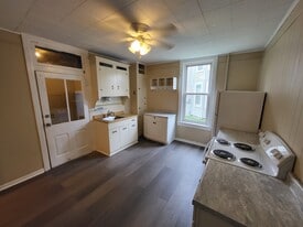 Building Photo - 45 E High St