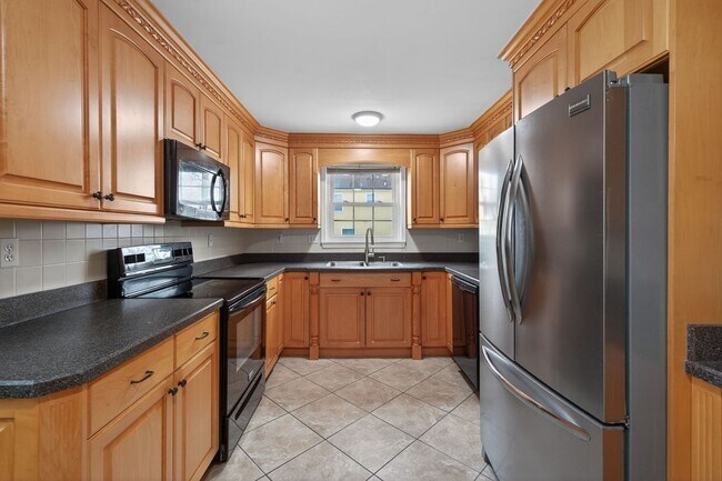 Building Photo - Spacious 5-Bedroom Home in Virginia Beach