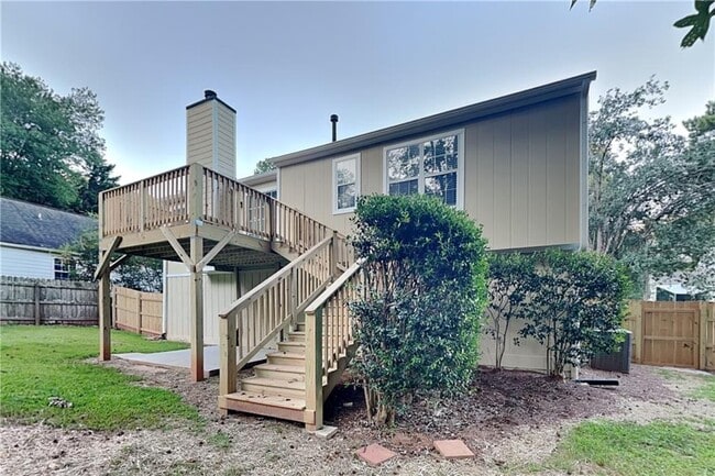 Building Photo - 1818 Cres Hill Dr NW