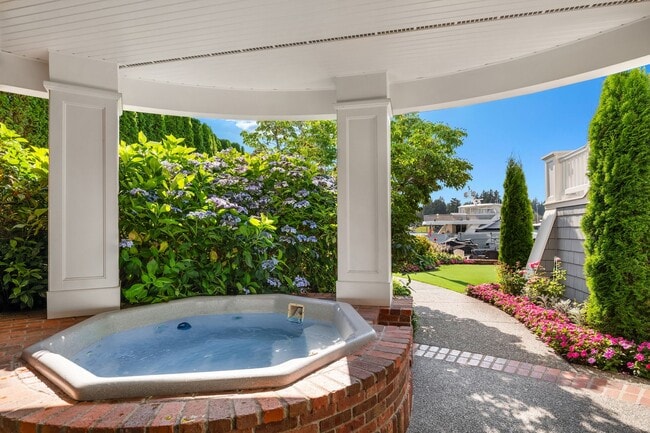 Building Photo - 5bd/5.5ba Yarrow Point Home