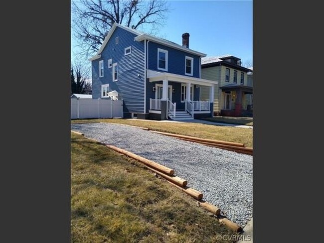 Building Photo - Renovated 3-Bedroom With Modern Amenities