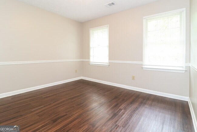 Building Photo - 2885 Summit View Ct