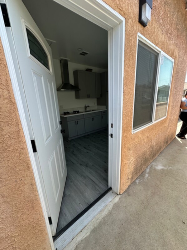 Building Photo - 1031 E Cruces St