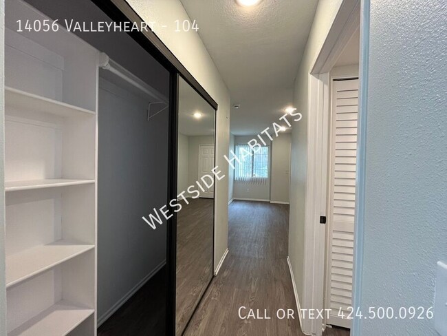 Building Photo - 14056 Valleyheart Dr