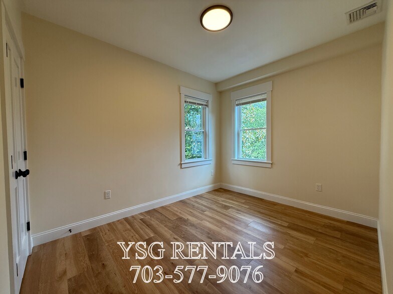 Building Photo - 14 Dorr St