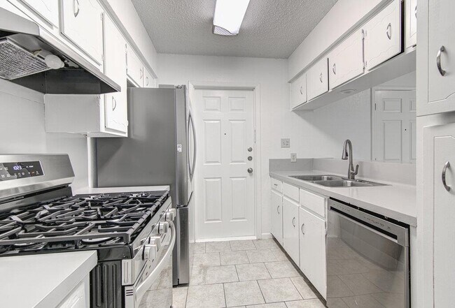 Building Photo - 3603 Rocky Hollow Trail