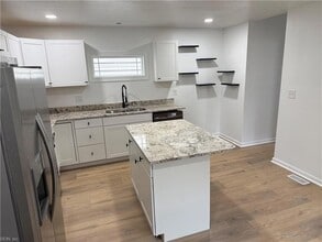 Building Photo - 1440 Lasalle Ave