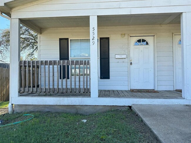 Building Photo - 5529 Mesa Cir