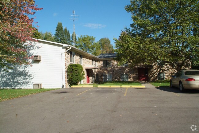 Building Photo - 3223 Park Dr