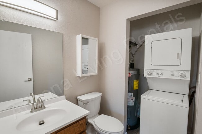 Building Photo - CONDO IN THE HEART OF DOWNTOWN