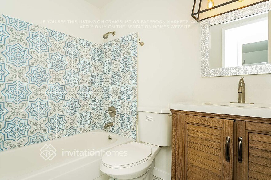 Building Photo - 2892 S Mobile St