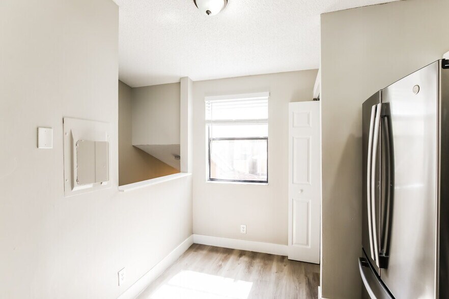 Building Photo - 2531 NW 56th Ave