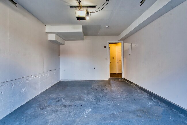 Building Photo - 1014 Campbell Ave