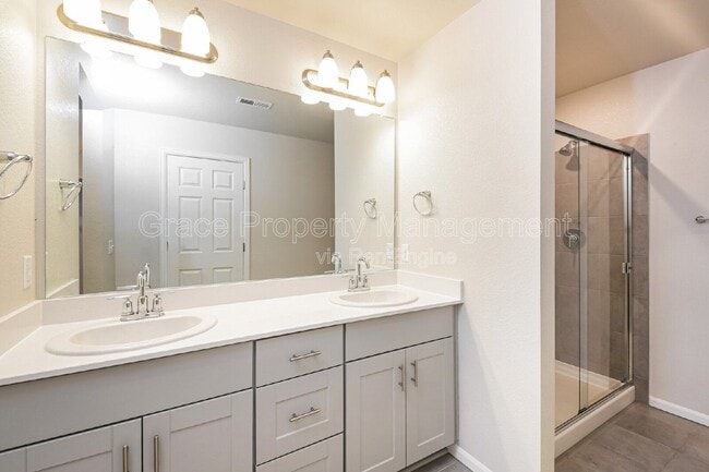 Building Photo - 12232 Creamery St