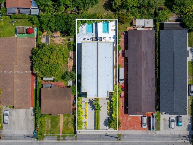Building Photo - 3619 SW 27th St