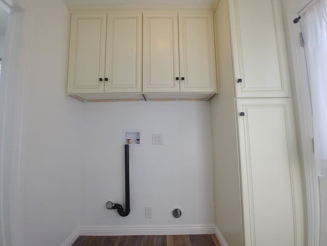 Building Photo - Charming 3-Bedroom Home in an Ideal Location!