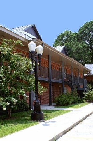 Primary Photo - Heritage Court