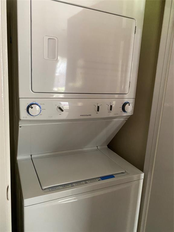 Building Photo - 7901 Cambridge St