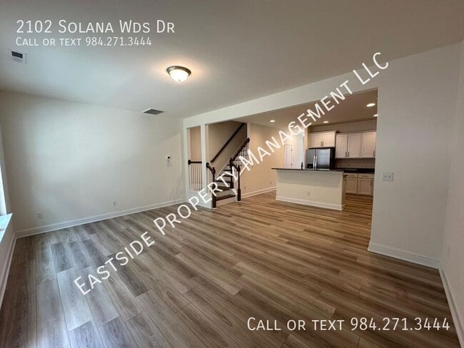 Building Photo - 2102 Solana Wds Dr