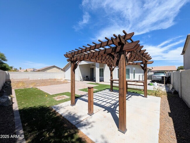Building Photo - 3990 N 143rd Ln