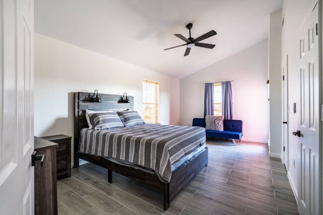 Building Photo - 920 17th St