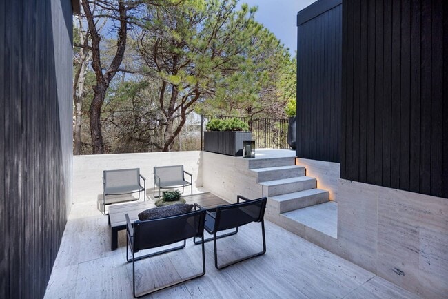 Building Photo - 31 Gilberts Path