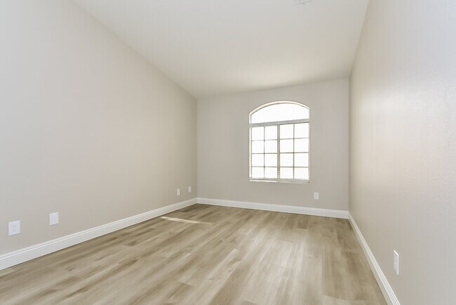 Building Photo - 5359 Hanging Tree Ln