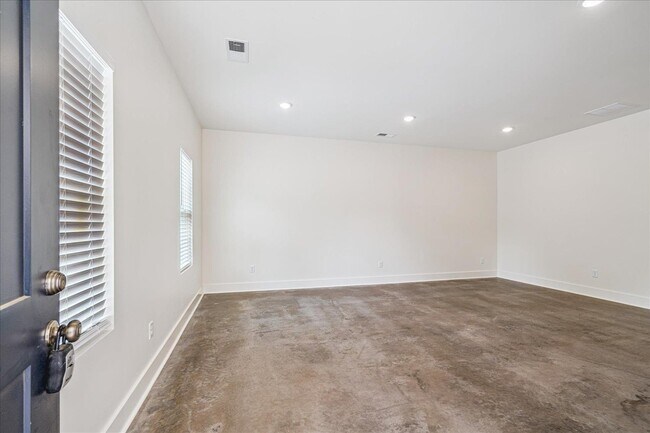 Building Photo - 3556 Carnes Ave