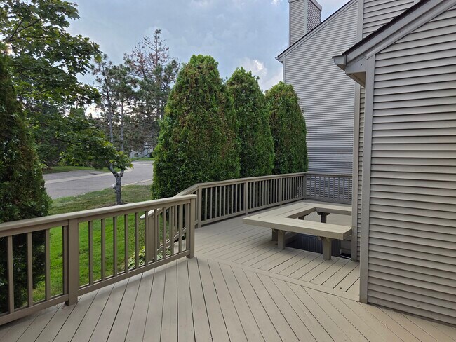 Building Photo - 649 Glasgow Ct