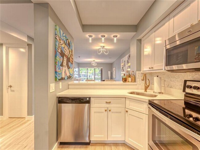 Building Photo - 2713 NE 15th St