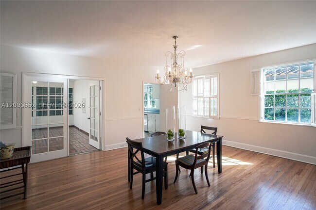 Building Photo - 2805 Segovia St