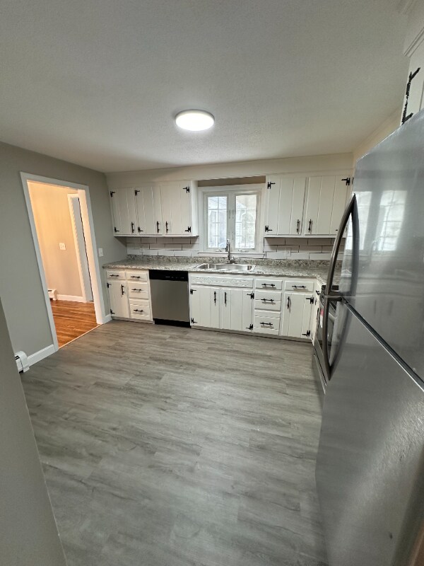 Building Photo - 285 Pinewood Dr