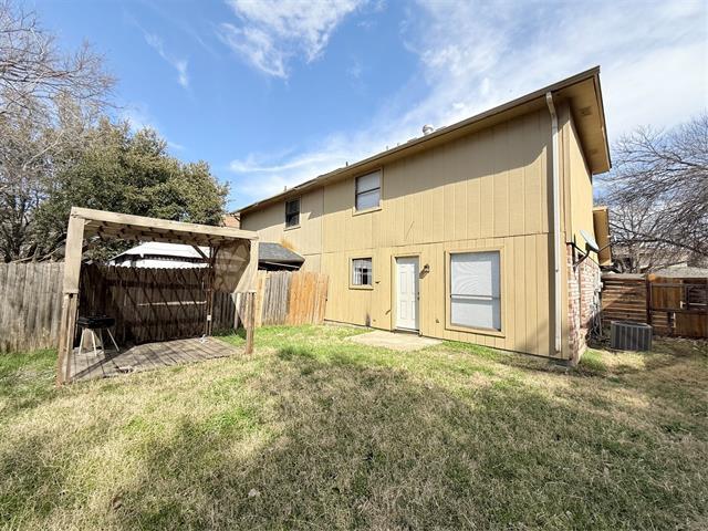 Building Photo - 2641 Santa Barbara Dr