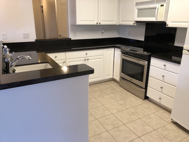 Building Photo - 92-1083 Koio Dr