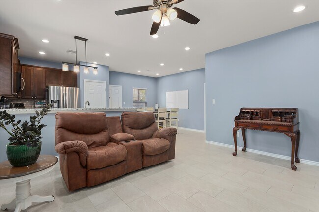 Building Photo - 2518 33rd Ave N