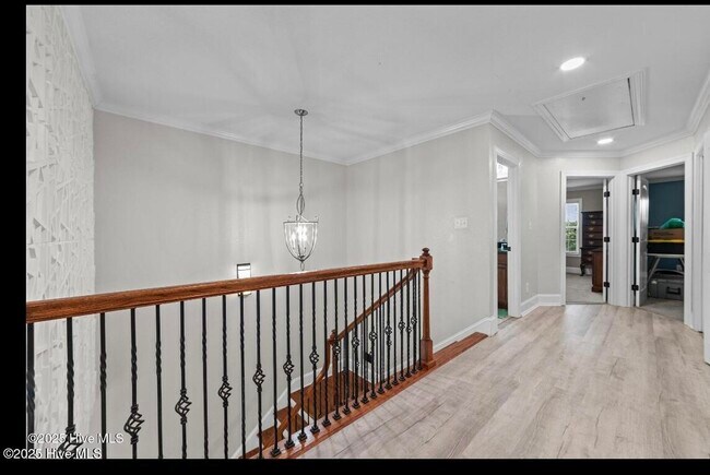 Building Photo - 1625 Brook Hollow Dr