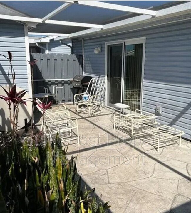 Building Photo - 3300 Loveland Blvd