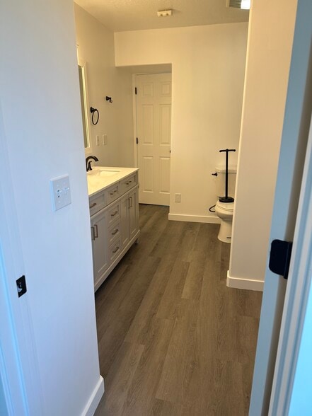 Building Photo - 614 N 550 E