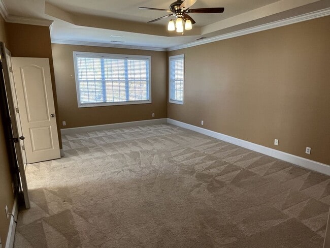 Building Photo - Stunning 6 Bedroom home in South Charlotte...